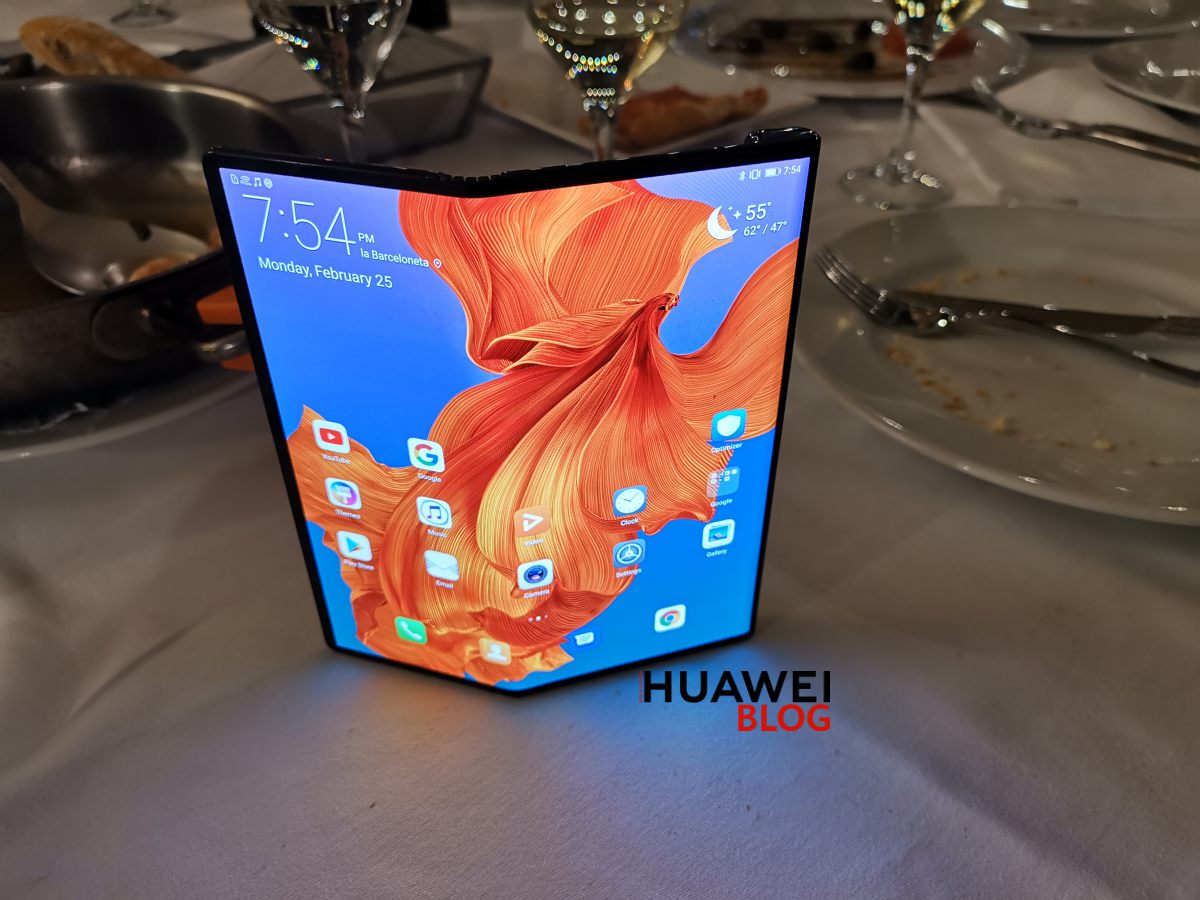 Kezünkben a Huawei Mate X (fotók és videó)