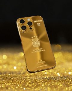 Aranyozott, egyedi iPhone 14 Pro Max telefonokat kaptak a világbajnok argentín focisták